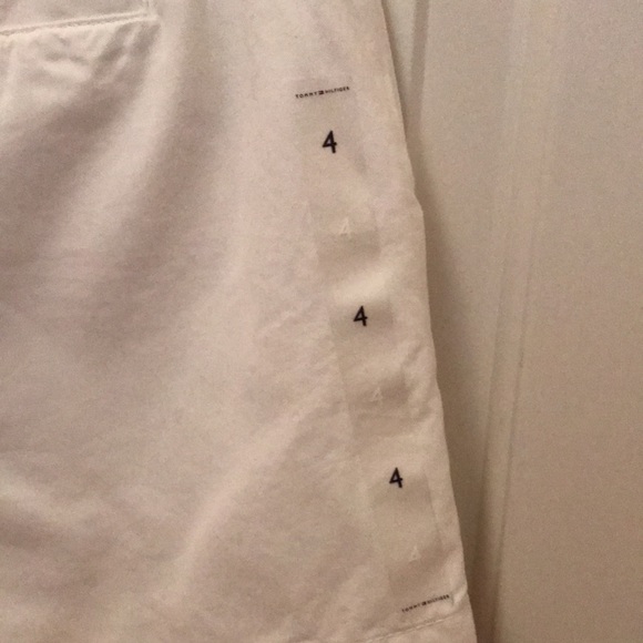 Tommy Hilfiger white 5" inseam white cotton shorts - Picture 5 of 6